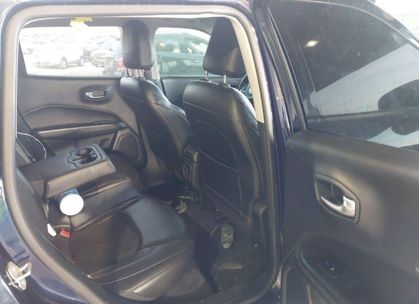 Photo 8 of 2018 Jeep Compass LATITUDE 4X4 (VIN 3C4NJDBB8JT199635)