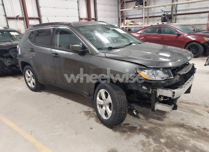 2018 Jeep Compass LATITUDE 4X4 (VIN 3C4NJDBB8JT202632) main photo