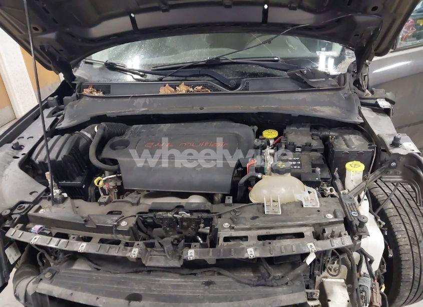 Photo 10 of 2018 Jeep Compass LATITUDE 4X4 (VIN 3C4NJDBB8JT202632)