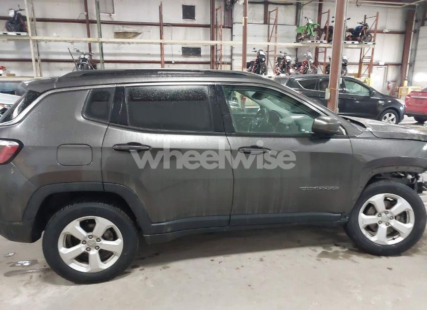 Photo 14 of 2018 Jeep Compass LATITUDE 4X4 (VIN 3C4NJDBB8JT202632)