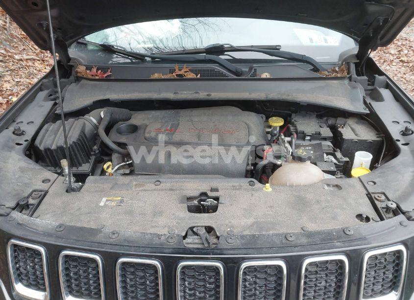 Photo 10 of 2018 Jeep Compass LATITUDE 4X4 (VIN 3C4NJDBB8JT256948)