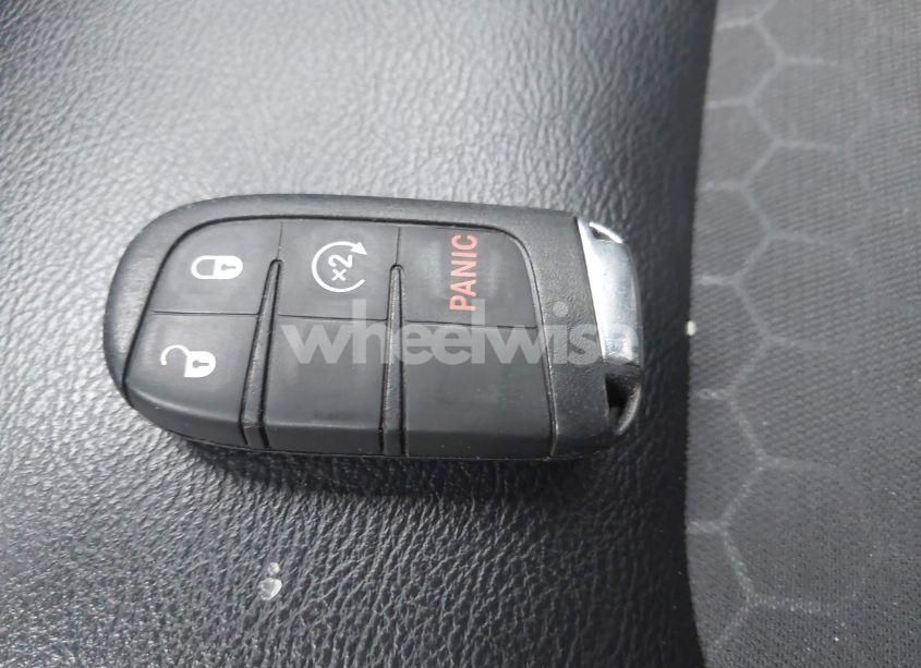 Photo 11 of 2018 Jeep Compass LATITUDE 4X4 (VIN 3C4NJDBB8JT256948)