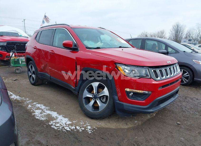 2018 Jeep Compass LATITUDE 4X4 (VIN 3C4NJDBB8JT262345) main photo