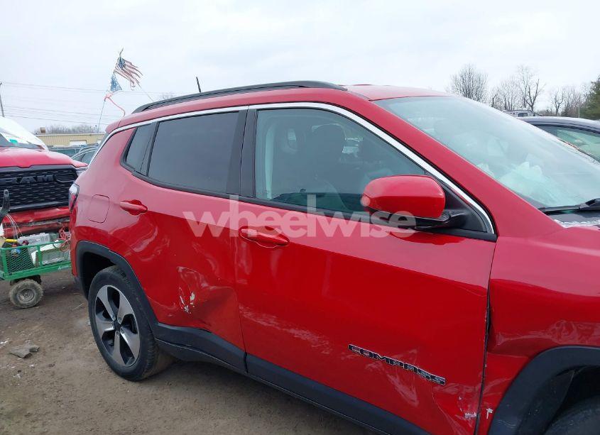 Photo 13 of 2018 Jeep Compass LATITUDE 4X4 (VIN 3C4NJDBB8JT262345)