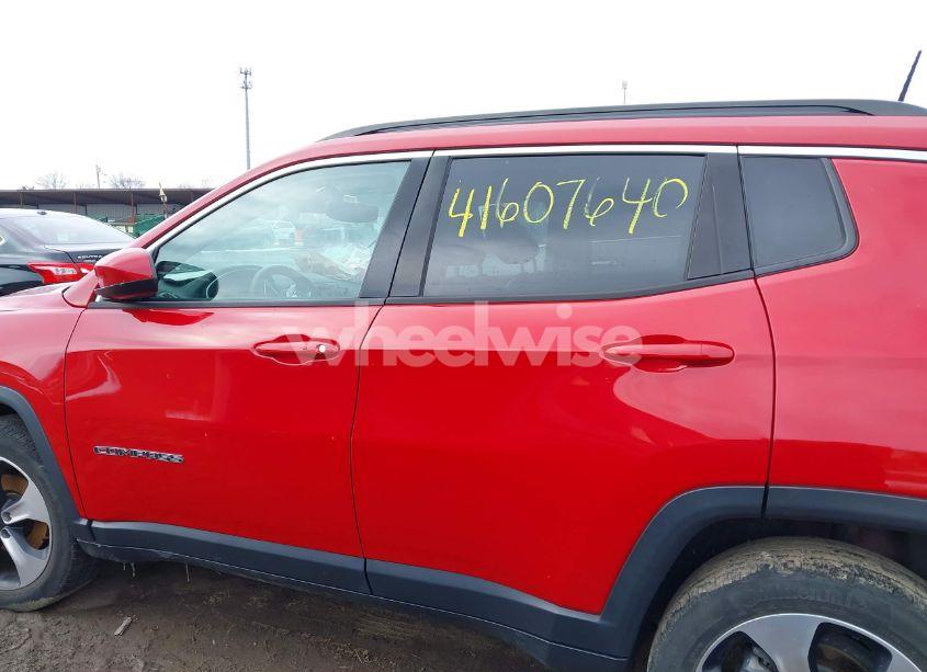 Photo 14 of 2018 Jeep Compass LATITUDE 4X4 (VIN 3C4NJDBB8JT262345)