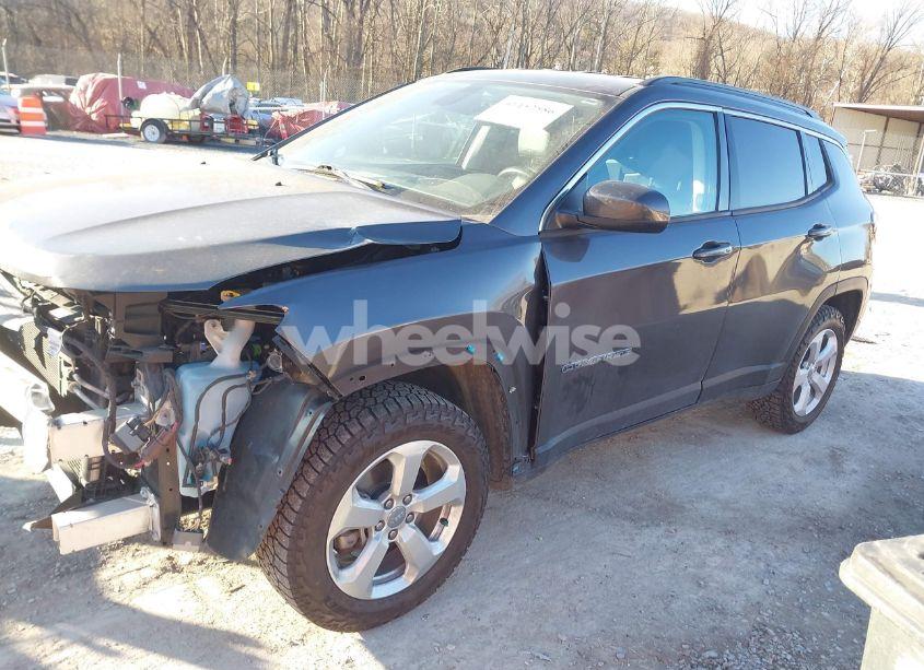 Photo 2 of 2018 Jeep Compass LATITUDE 4X4 (VIN 3C4NJDBB8JT399060)