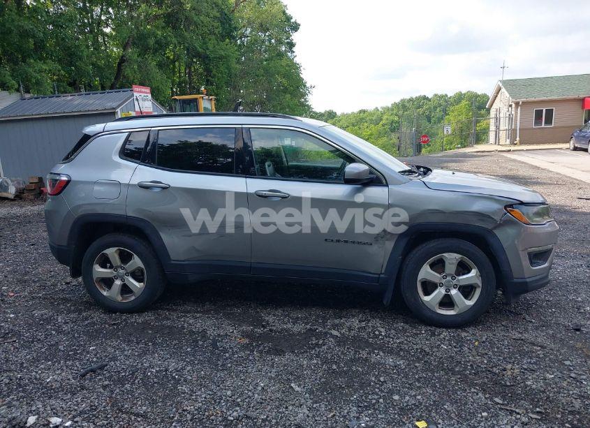 Photo 14 of 2018 Jeep Compass LATITUDE 4X4 (VIN 3C4NJDBB8JT434339)