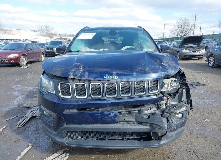Photo 11 of 2018 Jeep Compass LATITUDE 4X4 (VIN 3C4NJDBB8JT470418)