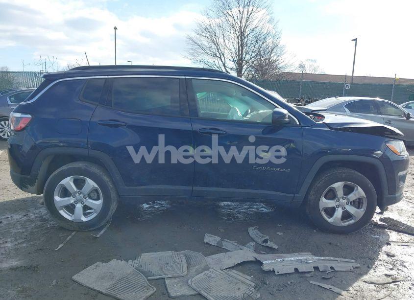 Photo 12 of 2018 Jeep Compass LATITUDE 4X4 (VIN 3C4NJDBB8JT470418)