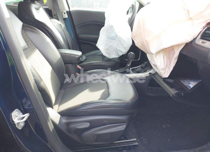 Photo 5 of 2018 Jeep Compass LATITUDE 4X4 (VIN 3C4NJDBB8JT470418)