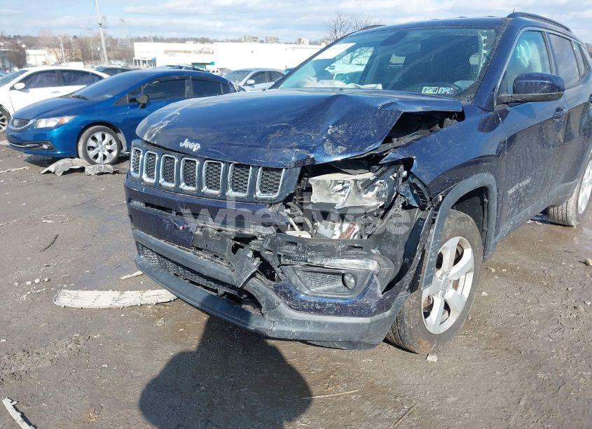 Photo 6 of 2018 Jeep Compass LATITUDE 4X4 (VIN 3C4NJDBB8JT470418)