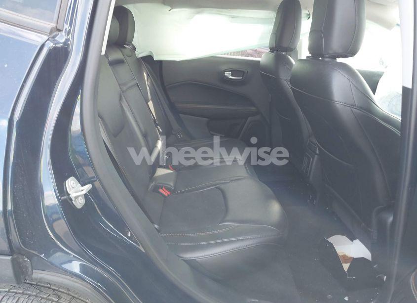 Photo 8 of 2018 Jeep Compass LATITUDE 4X4 (VIN 3C4NJDBB8JT470418)