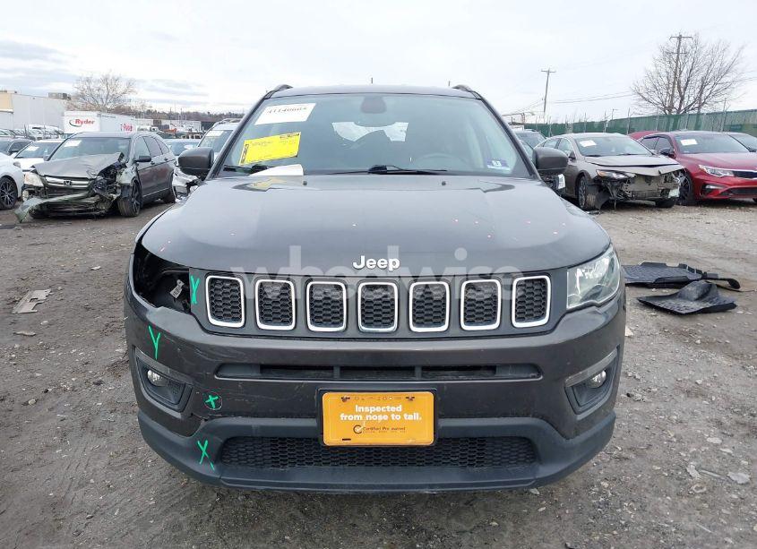 Photo 12 of 2019 Jeep Compass LATITUDE 4X4 (VIN 3C4NJDBB8KT598496)