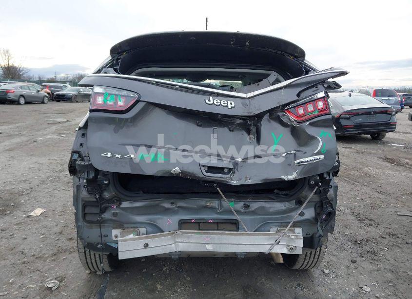 Photo 16 of 2019 Jeep Compass LATITUDE 4X4 (VIN 3C4NJDBB8KT598496)