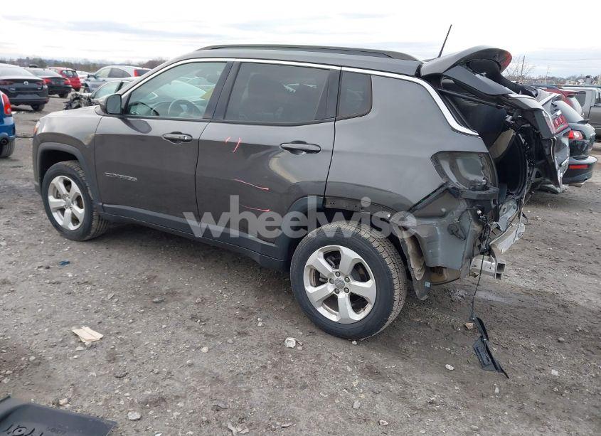 Photo 3 of 2019 Jeep Compass LATITUDE 4X4 (VIN 3C4NJDBB8KT598496)