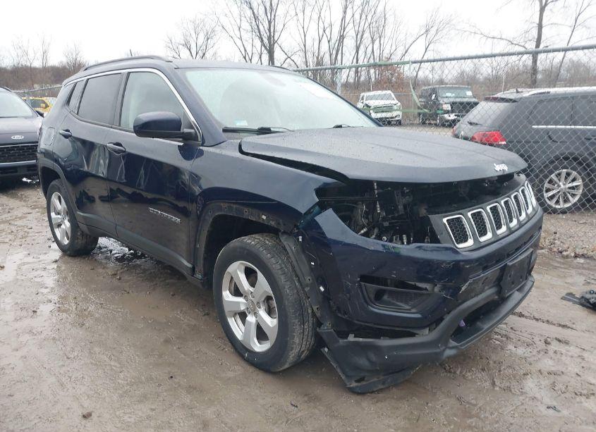 2019 Jeep Compass LATITUDE 4X4 (VIN 3C4NJDBB8KT629178) main photo