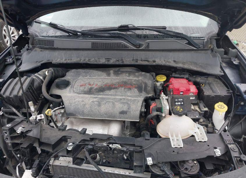 Photo 10 of 2019 Jeep Compass LATITUDE 4X4 (VIN 3C4NJDBB8KT629178)