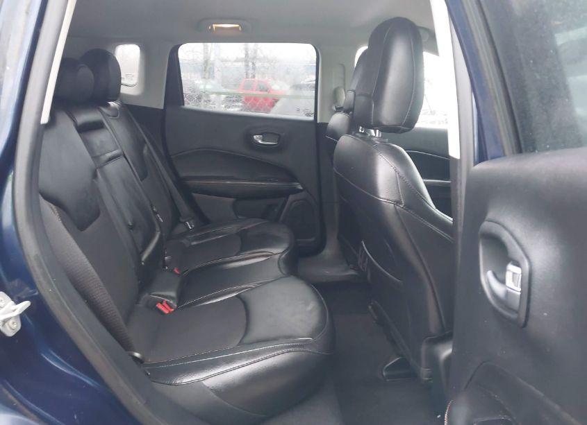 Photo 8 of 2019 Jeep Compass LATITUDE 4X4 (VIN 3C4NJDBB8KT629178)