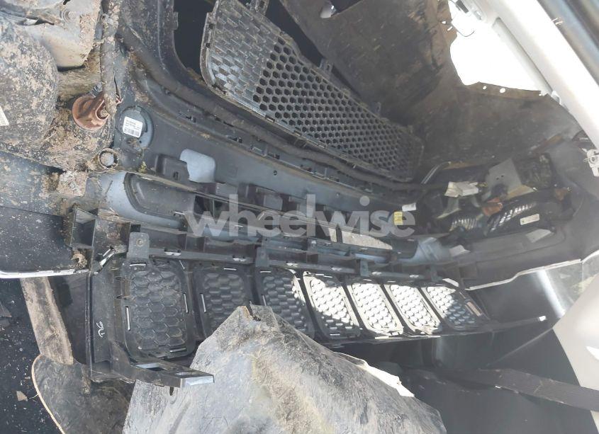 Photo 12 of 2019 Jeep Compass LATITUDE 4X4 (VIN 3C4NJDBB8KT647664)