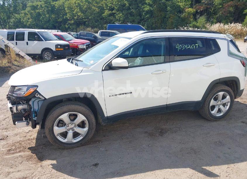 Photo 15 of 2019 Jeep Compass LATITUDE 4X4 (VIN 3C4NJDBB8KT647664)
