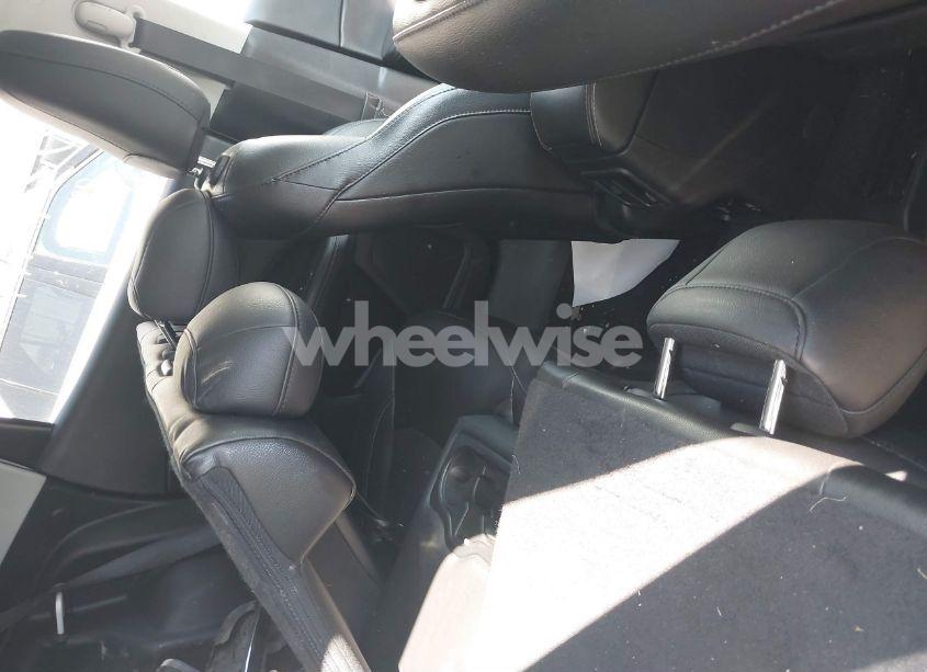 Photo 8 of 2019 Jeep Compass LATITUDE 4X4 (VIN 3C4NJDBB8KT647664)