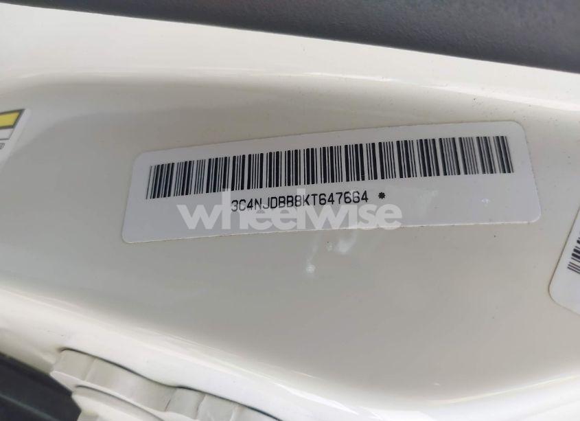 Photo 9 of 2019 Jeep Compass LATITUDE 4X4 (VIN 3C4NJDBB8KT647664)