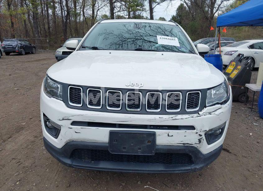 Photo 11 of 2019 Jeep Compass LATITUDE 4X4 (VIN 3C4NJDBB8KT678493)