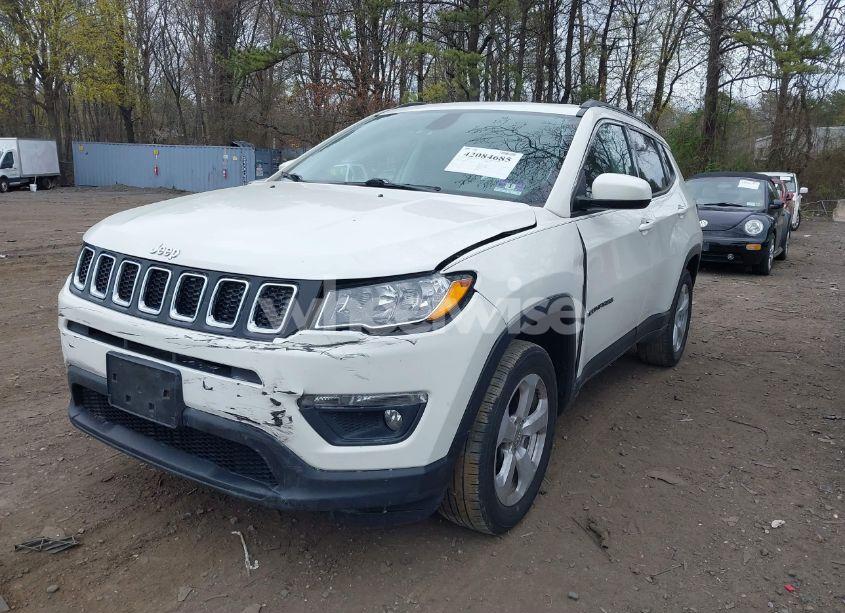 Photo 6 of 2019 Jeep Compass LATITUDE 4X4 (VIN 3C4NJDBB8KT678493)