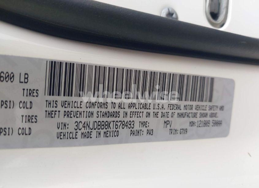 Photo 9 of 2019 Jeep Compass LATITUDE 4X4 (VIN 3C4NJDBB8KT678493)