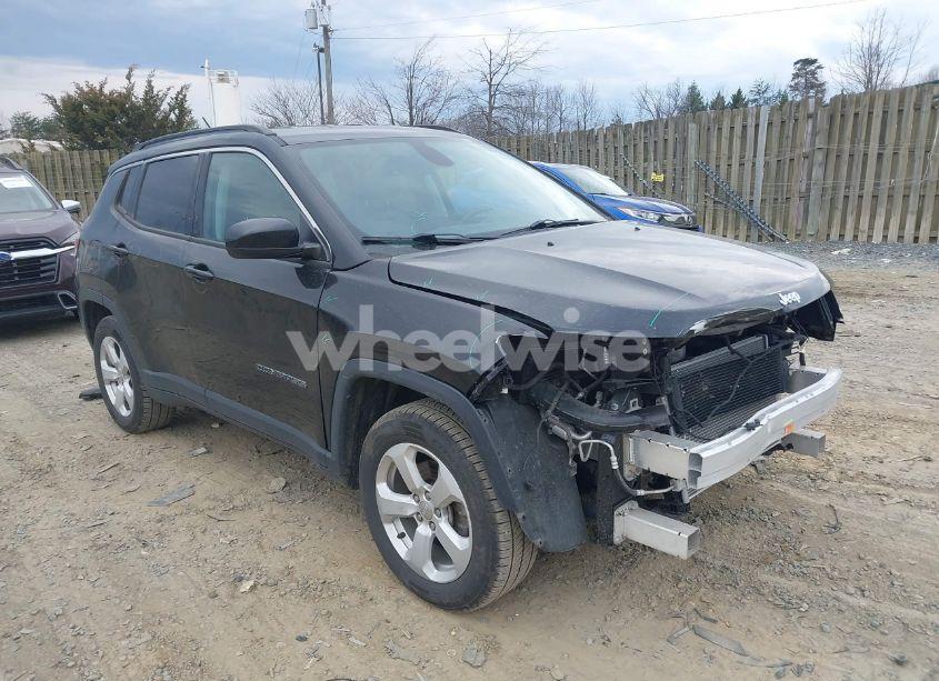 2019 Jeep Compass LATITUDE 4X4 (VIN 3C4NJDBB8KT766816) main photo