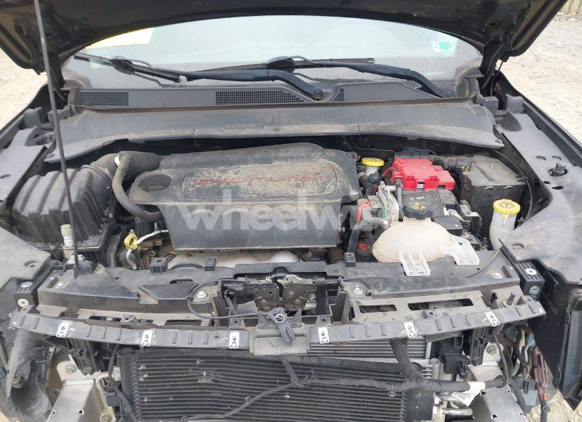 Photo 10 of 2019 Jeep Compass LATITUDE 4X4 (VIN 3C4NJDBB8KT766816)