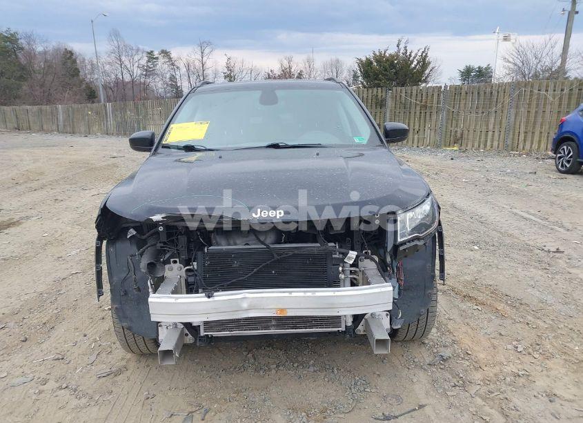 Photo 13 of 2019 Jeep Compass LATITUDE 4X4 (VIN 3C4NJDBB8KT766816)