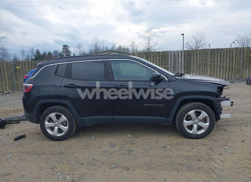 Photo 14 of 2019 Jeep Compass LATITUDE 4X4 (VIN 3C4NJDBB8KT766816)