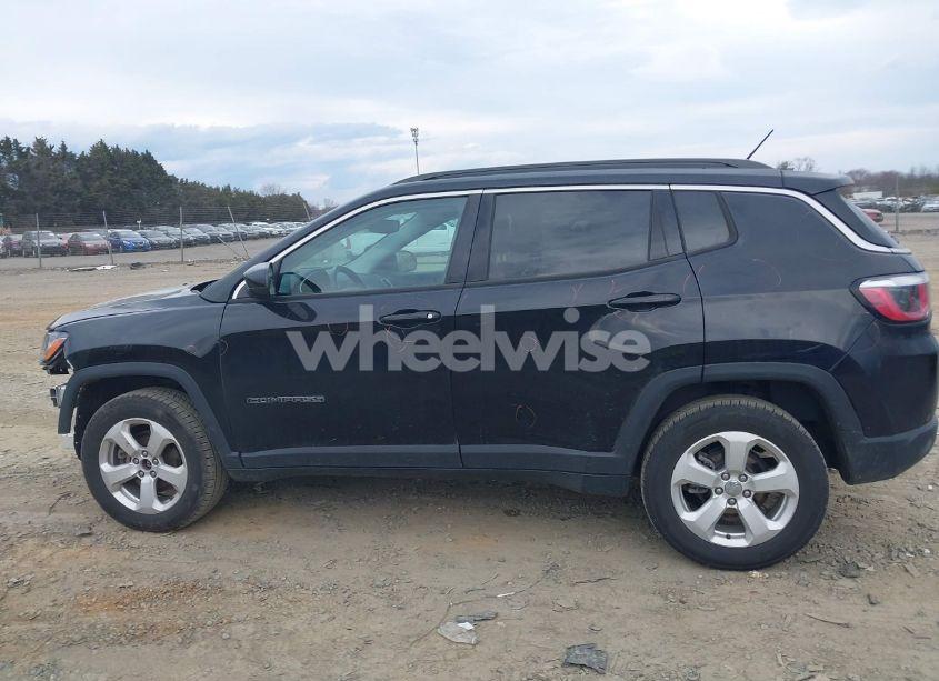Photo 15 of 2019 Jeep Compass LATITUDE 4X4 (VIN 3C4NJDBB8KT766816)