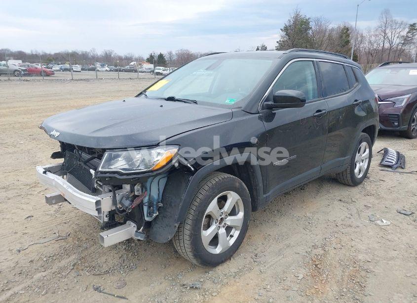 Photo 2 of 2019 Jeep Compass LATITUDE 4X4 (VIN 3C4NJDBB8KT766816)
