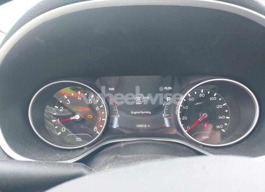 Photo 7 of 2019 Jeep Compass LATITUDE 4X4 (VIN 3C4NJDBB8KT766816)