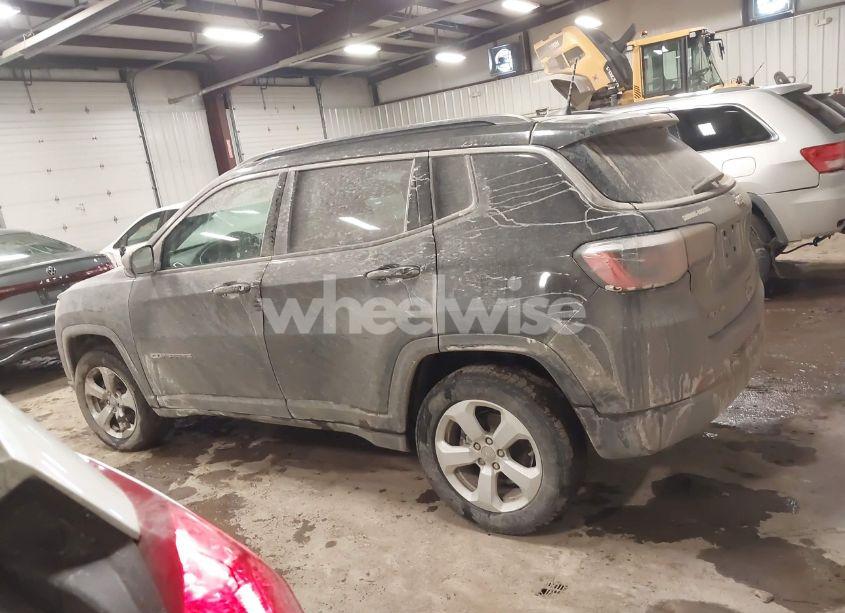 Photo 14 of 2019 Jeep Compass LATITUDE 4X4 (VIN 3C4NJDBB8KT768534)