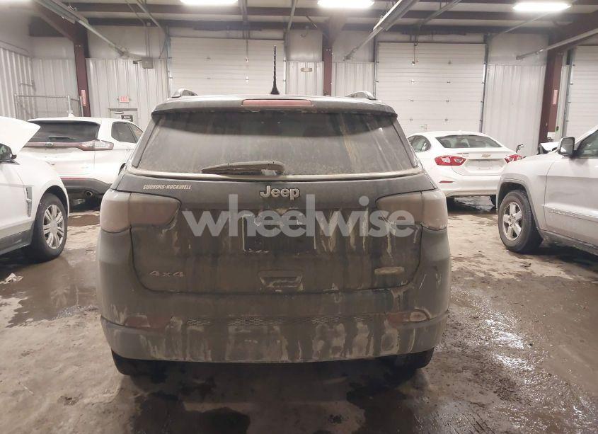 Photo 16 of 2019 Jeep Compass LATITUDE 4X4 (VIN 3C4NJDBB8KT768534)