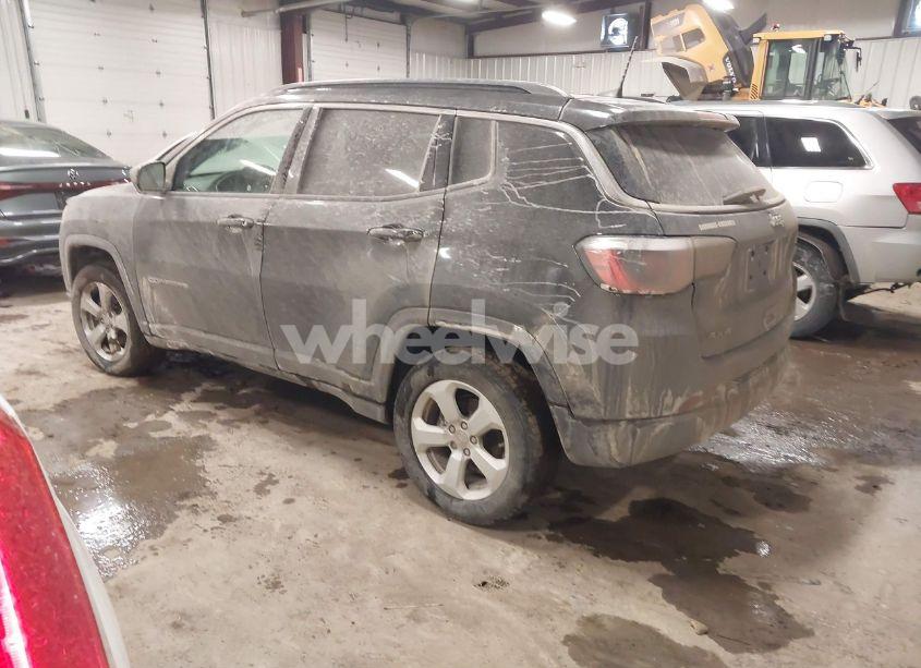 Photo 3 of 2019 Jeep Compass LATITUDE 4X4 (VIN 3C4NJDBB8KT768534)