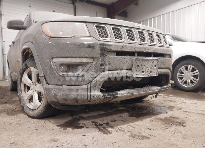 Photo 6 of 2019 Jeep Compass LATITUDE 4X4 (VIN 3C4NJDBB8KT768534)