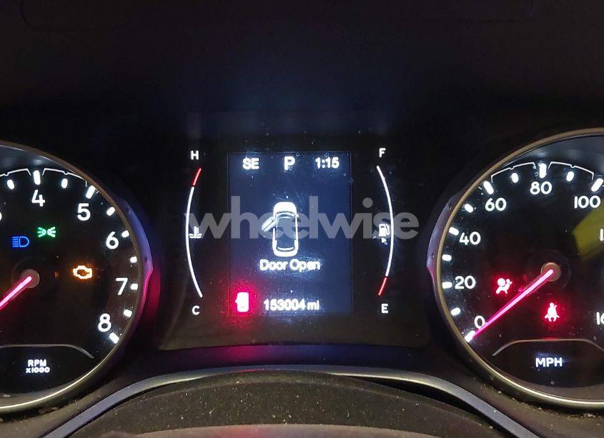 Photo 7 of 2019 Jeep Compass LATITUDE 4X4 (VIN 3C4NJDBB8KT768534)