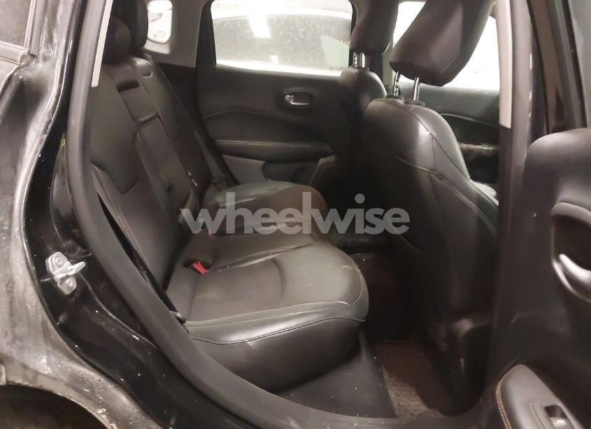 Photo 8 of 2019 Jeep Compass LATITUDE 4X4 (VIN 3C4NJDBB8KT768534)