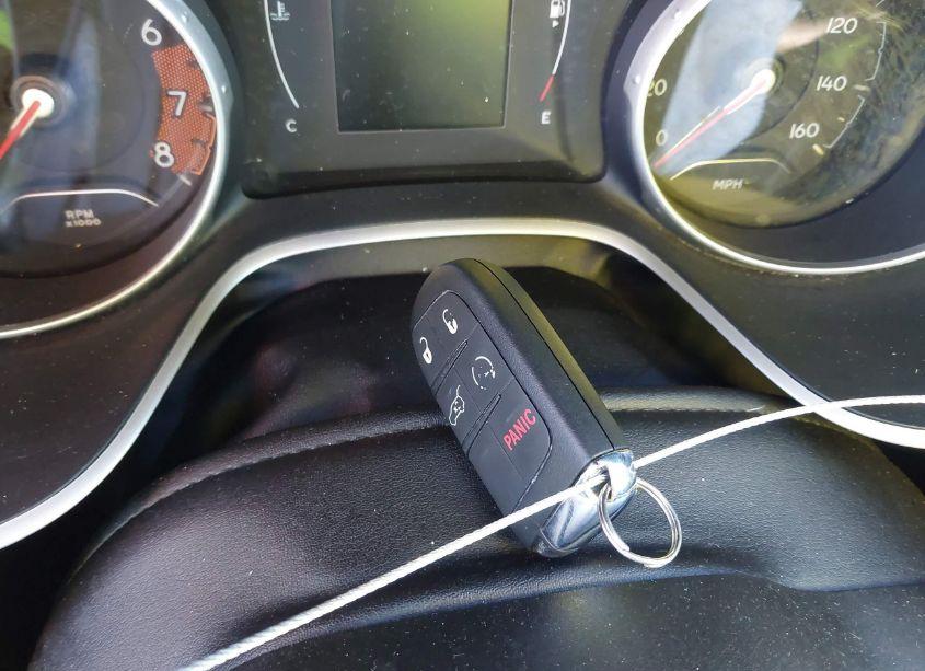 Photo 11 of 2019 Jeep Compass LATITUDE 4X4 (VIN 3C4NJDBB8KT834418)