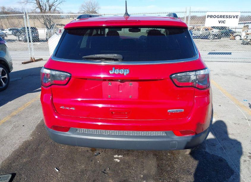 Photo 17 of 2019 Jeep Compass LATITUDE 4X4 (VIN 3C4NJDBB8KT834418)