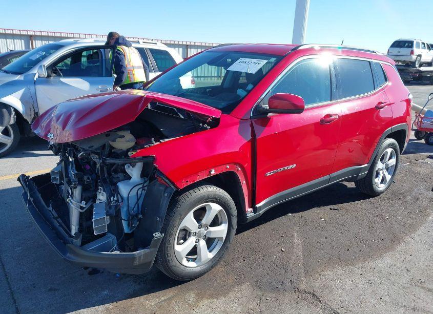 Photo 2 of 2019 Jeep Compass LATITUDE 4X4 (VIN 3C4NJDBB8KT834418)