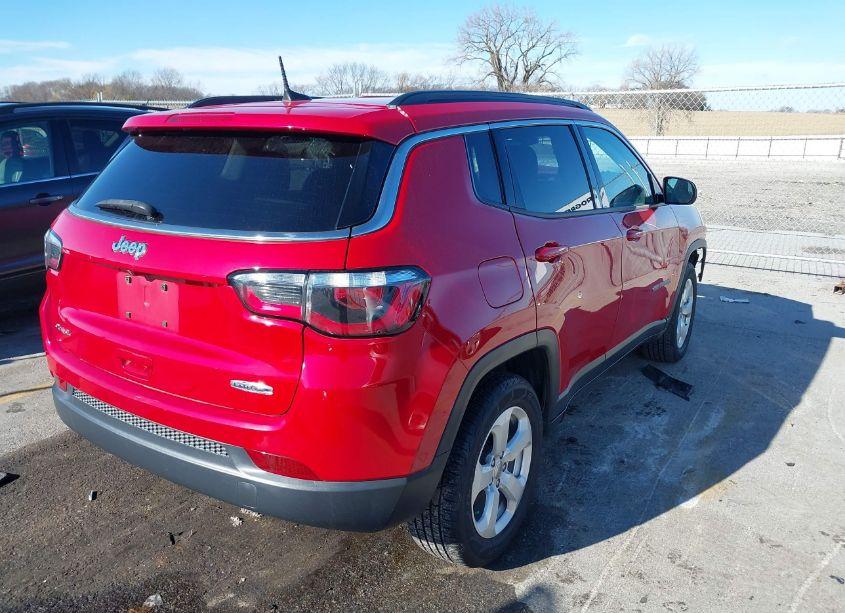 Photo 4 of 2019 Jeep Compass LATITUDE 4X4 (VIN 3C4NJDBB8KT834418)