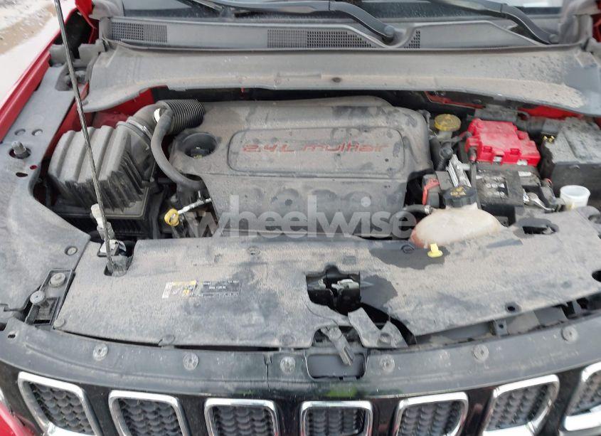 Photo 10 of 2019 Jeep Compass LATITUDE 4X4 (VIN 3C4NJDBB8KT836217)