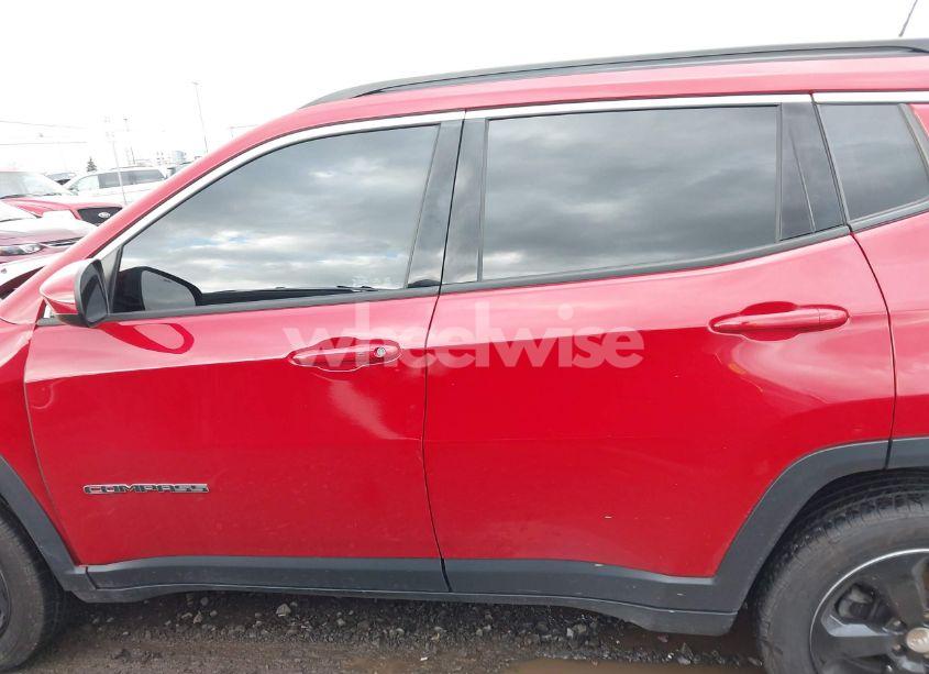 Photo 14 of 2019 Jeep Compass LATITUDE 4X4 (VIN 3C4NJDBB8KT836217)