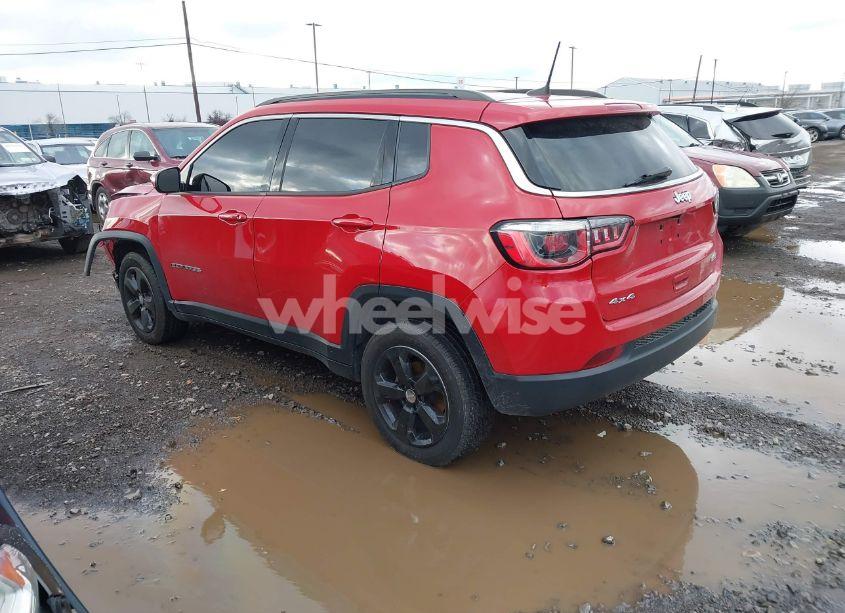 Photo 3 of 2019 Jeep Compass LATITUDE 4X4 (VIN 3C4NJDBB8KT836217)