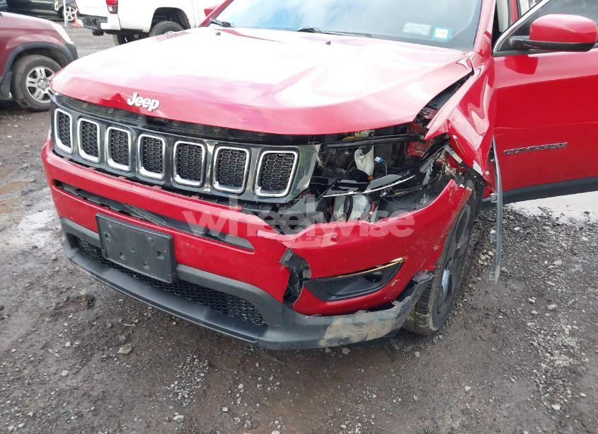 Photo 6 of 2019 Jeep Compass LATITUDE 4X4 (VIN 3C4NJDBB8KT836217)